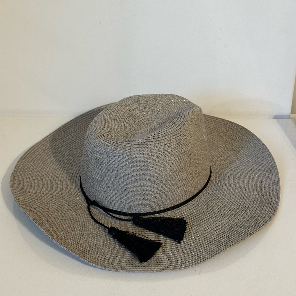 Lulus Wide-Brim Sun Hat with Black Tassel Band - Gray
